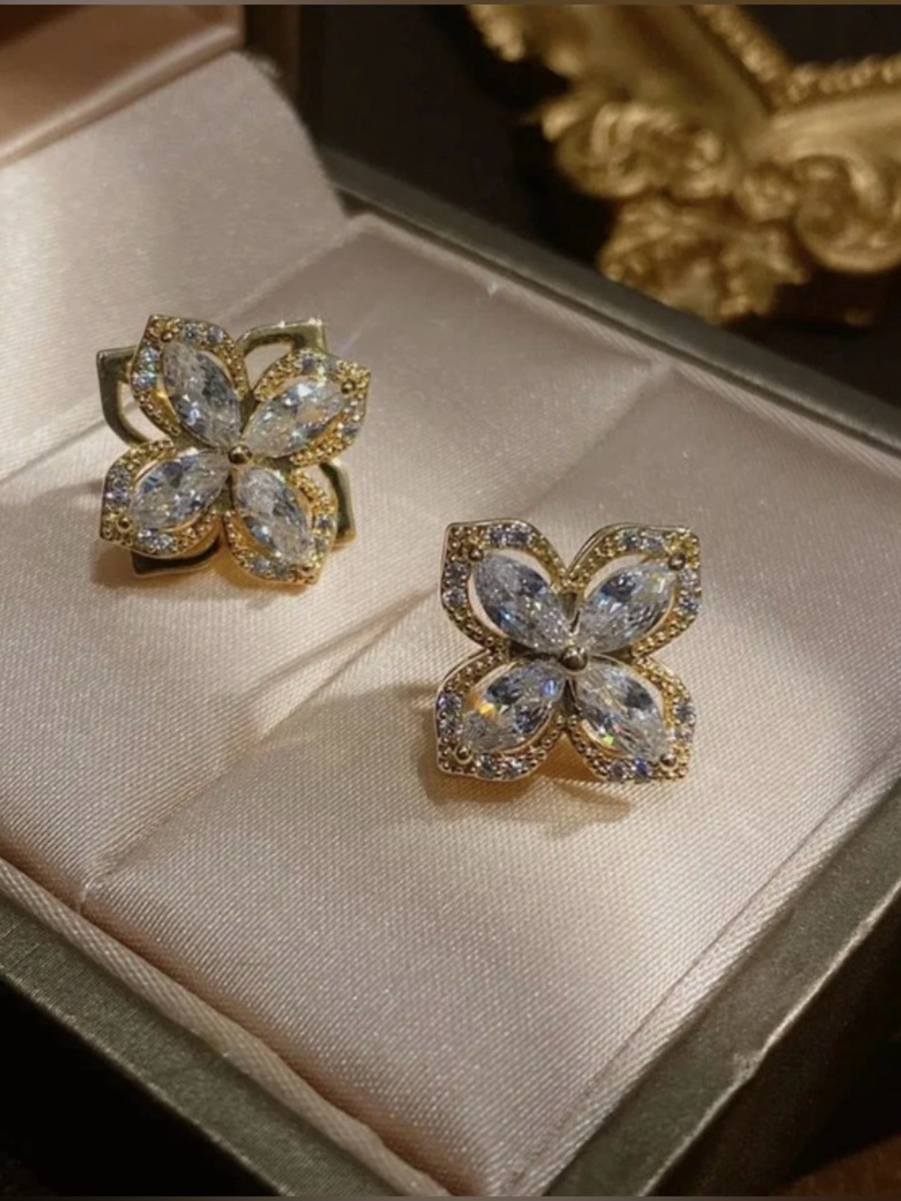 Gold Vermeil Rotating Clover Stud Earrings - Elegant Women Jewelry